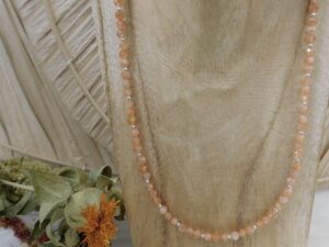 Collier pierre de soleil 4mm facettées