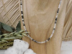 Collier quartz-tourmaline 4mm facettées