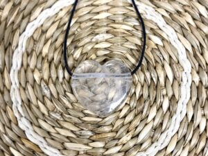Pendentif cœur cristal de roche troué
