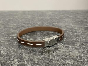 Bracelet cuir Marron fil blanc