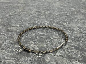Bracelet discret en cuir Marron