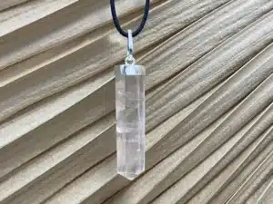 Pendentif pointe quartz rose