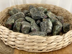 RUBIS ZOISITE BRUT