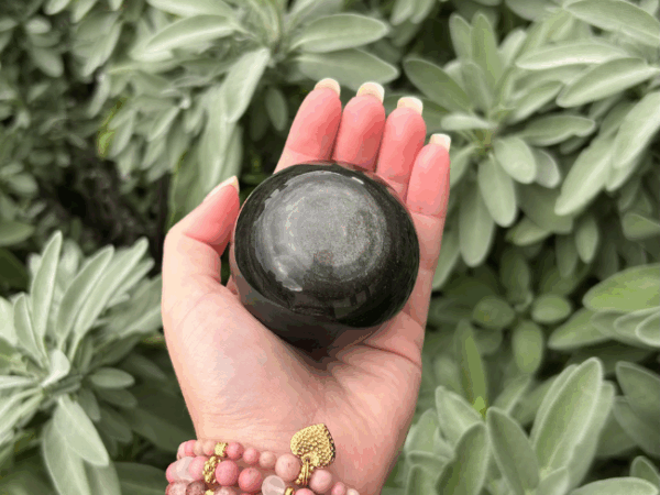 SPHÈRES EN OBSIDIENNE ARGENTÉE