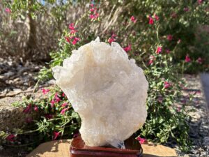 CRISTAUX DE ROCHE BRUTS SUR SOCLE