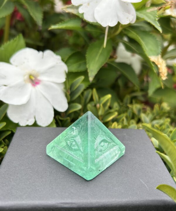 PYRAMIDES EN FLUORITE – Image 5