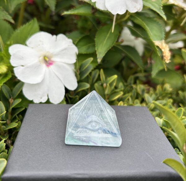 PYRAMIDES EN FLUORITE – Image 2