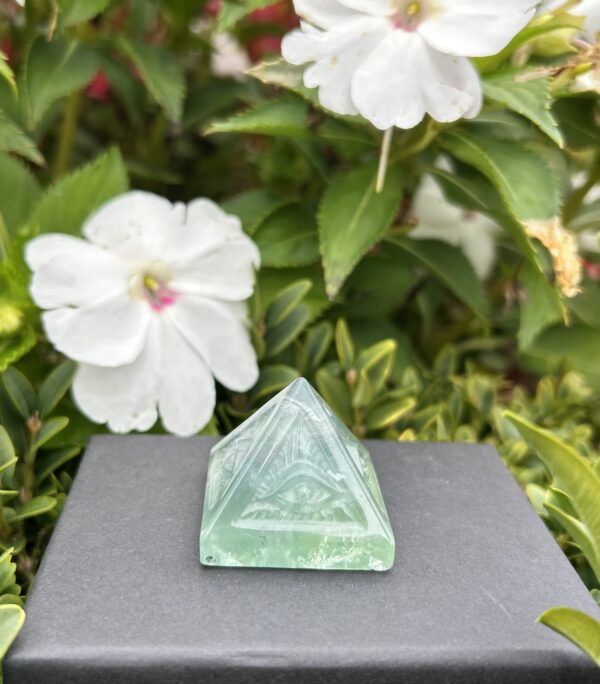 PYRAMIDES EN FLUORITE – Image 7