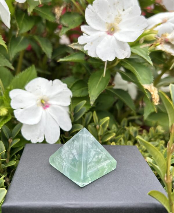 PYRAMIDES EN FLUORITE – Image 6
