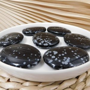GALET OBSIDIENNE MOUCHETEE