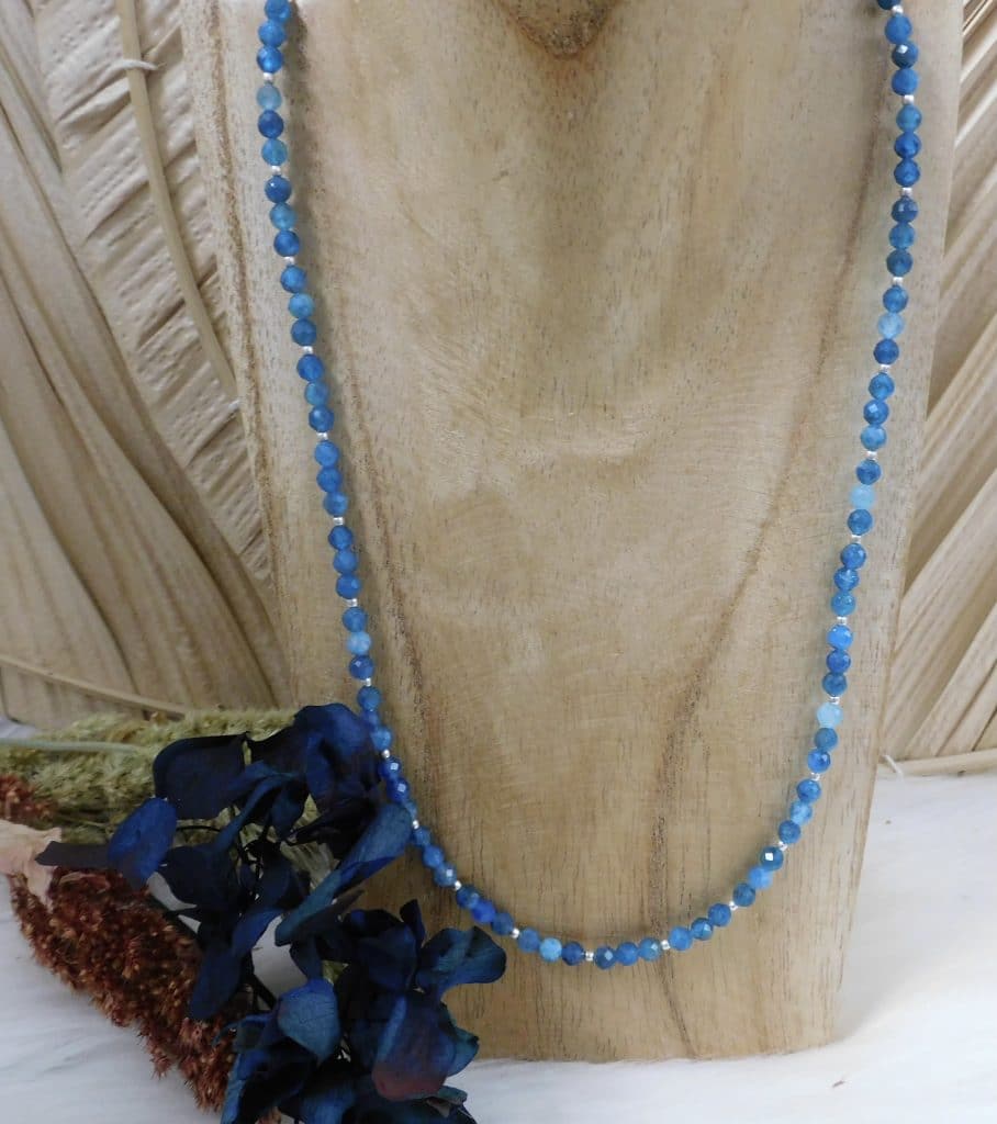 Collier apatite bleu 4mm facettées