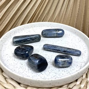 CYANITE DISTHENE