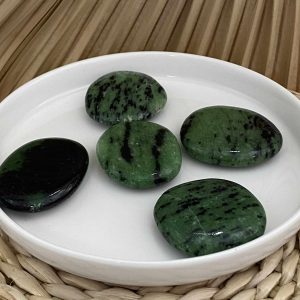 galet rubis zoisite
