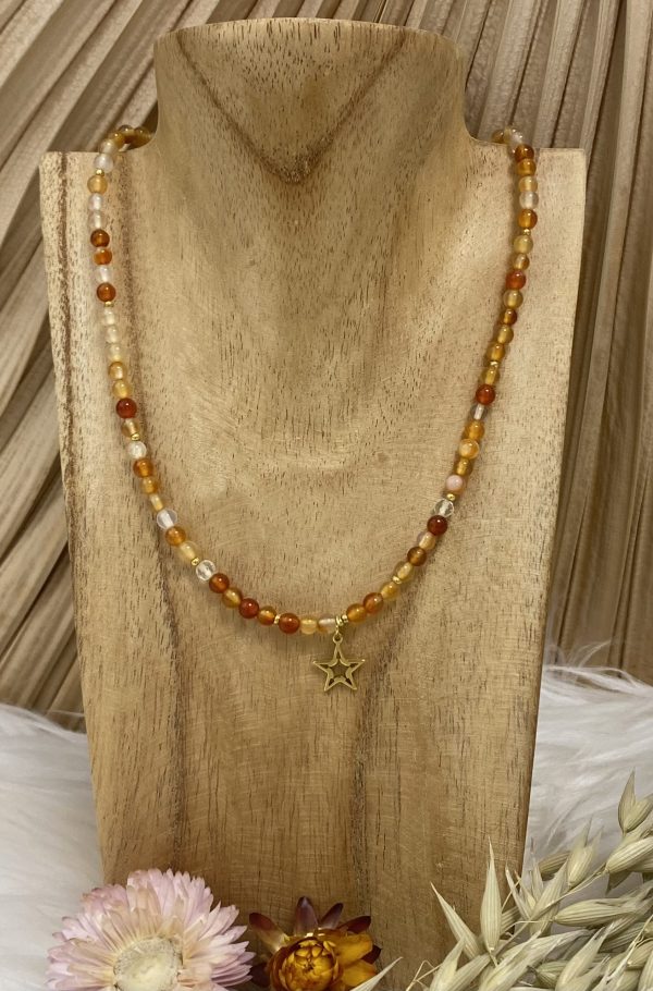 Collier Cornaline étoile création 4mm sur buste