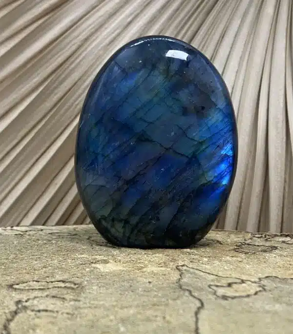 Labradorite forme 230 gr